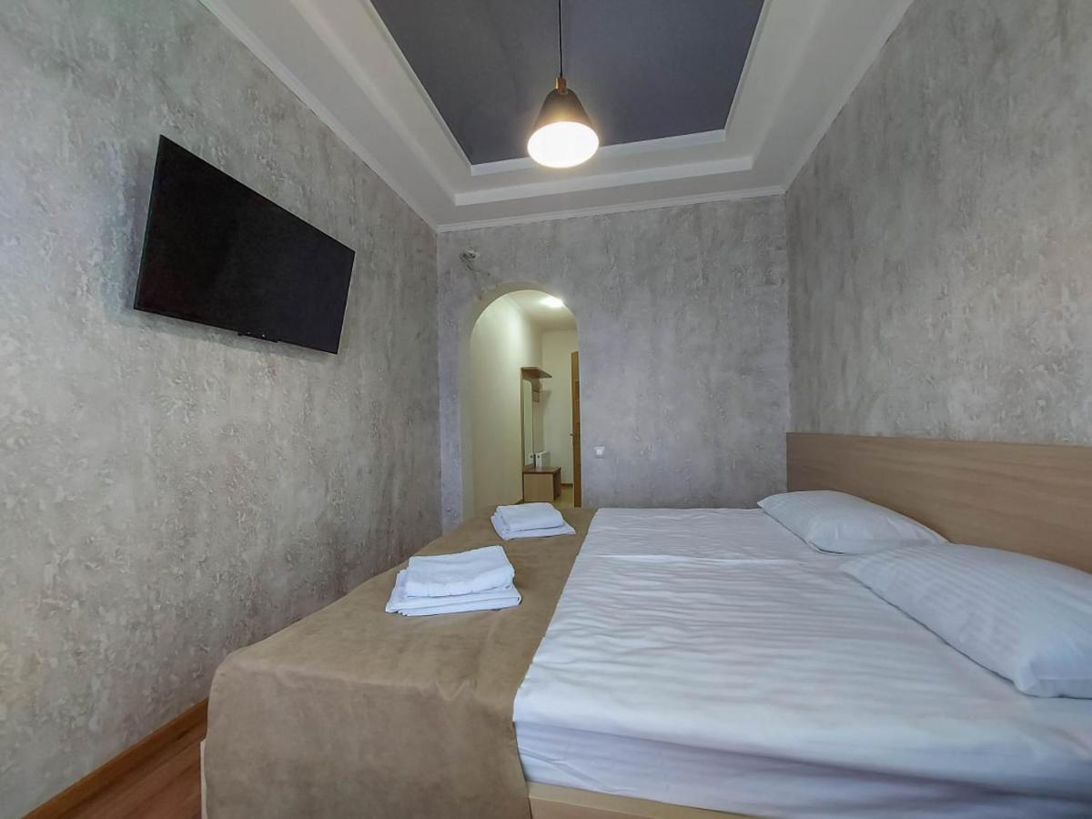 Graff Hotel Dnipro Exteriör bild