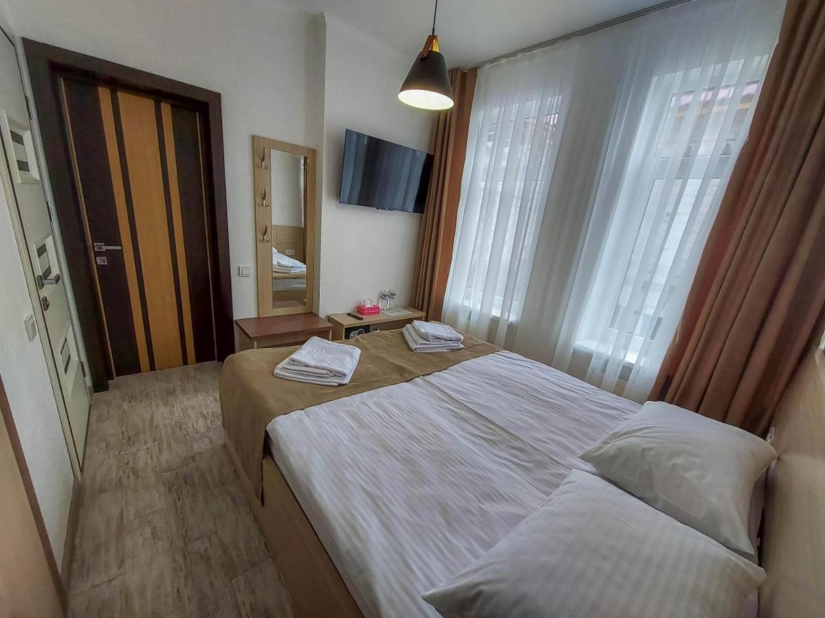 Graff Hotel Dnipro Exteriör bild
